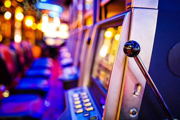Comparison of Wolf Gold, Sweet Bonanza, and Aviator slot games on magnum 4d